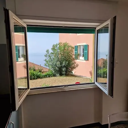 Giardino Panoramico Sul Mare, Un Angolo Di Liguria كيافاري