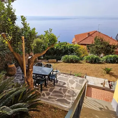 Giardino Panoramico Sul Mare, Un Angolo Di Liguria * كيافاري