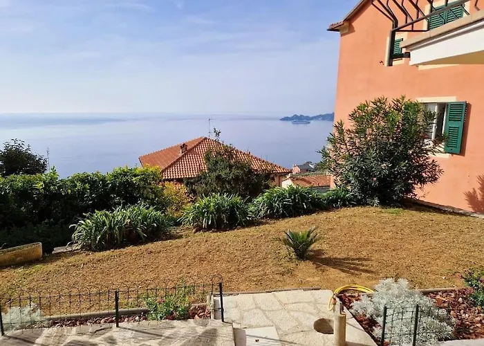 Giardino Panoramico Sul Mare, Un Angolo Di Liguria *