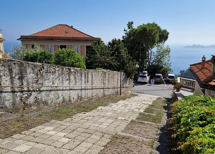 Giardino Panoramico Sul Mare, Un Angolo Di Liguria *