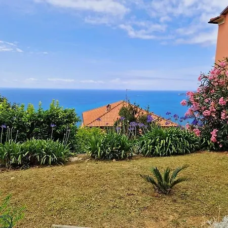 Giardino Panoramico Sul Mare, Un Angolo Di Liguria 키아바리