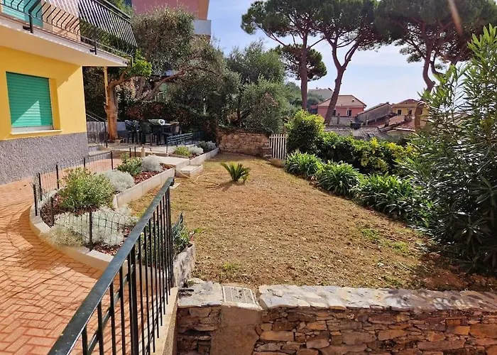 Giardino Panoramico Sul Mare, Un Angolo Di Liguria
