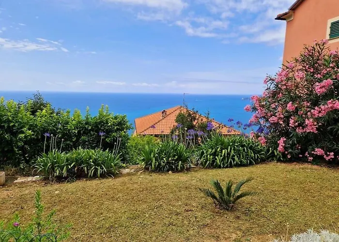 Giardino Panoramico Sul Mare, Un Angolo Di Liguria Chiavari